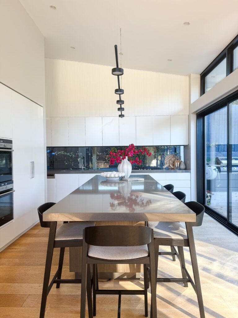 Modern black and white kitchen
